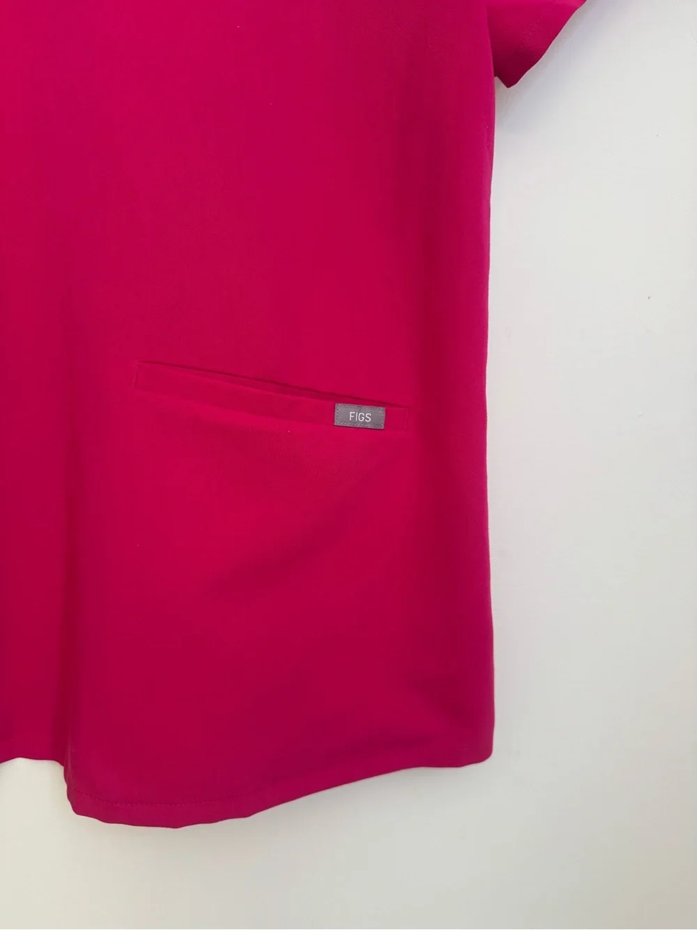 Figs Women’s Casma Three Pocket Scrub Top Size XL Ultra Rose Pink PO 2926 - Picture 3 of 7